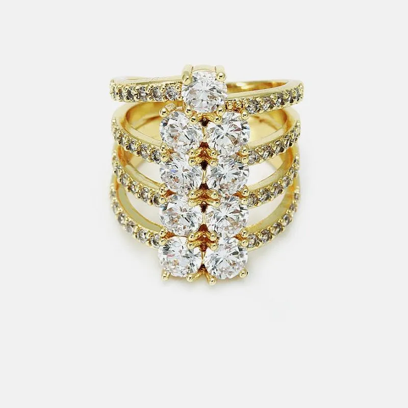 豪華なデザインのファッションリングセット