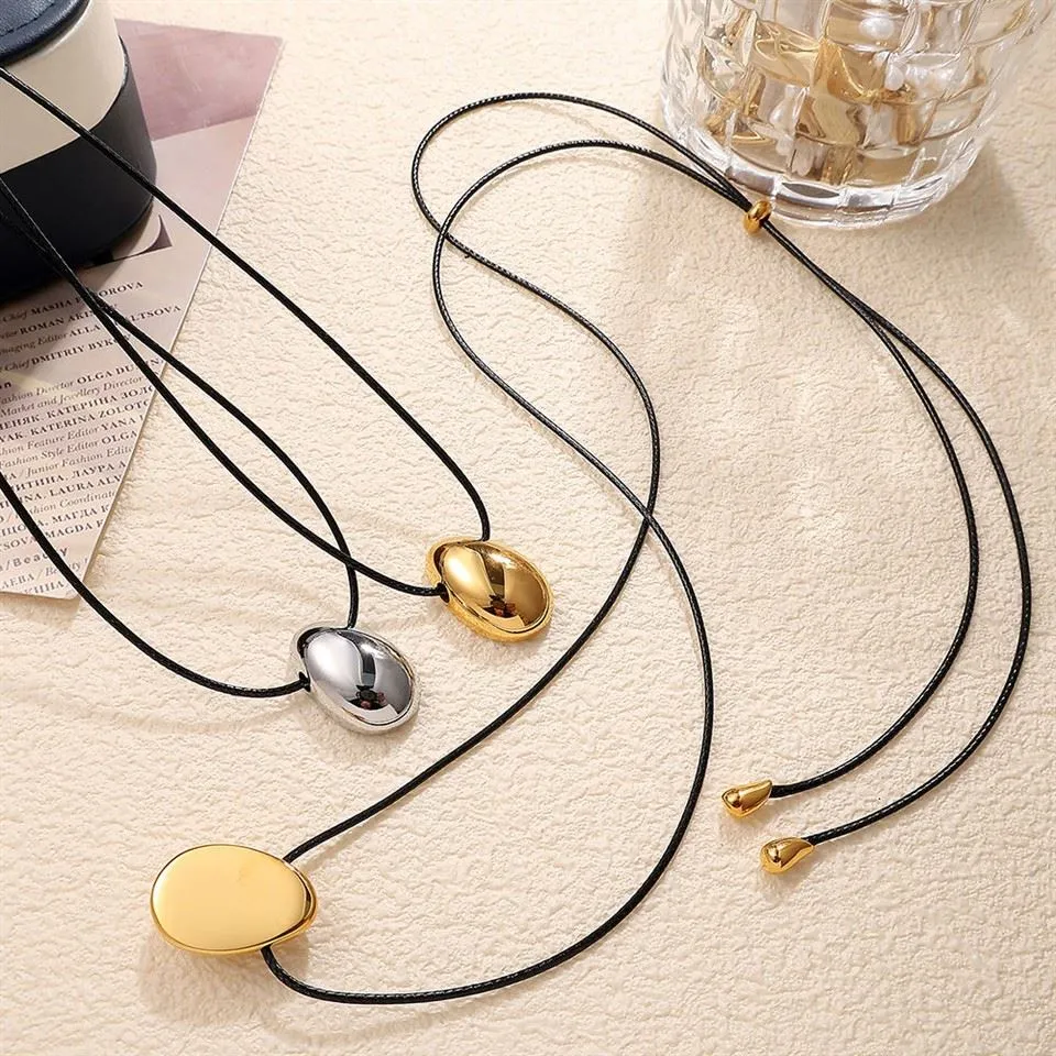 デザインセンスのセーターチェーン